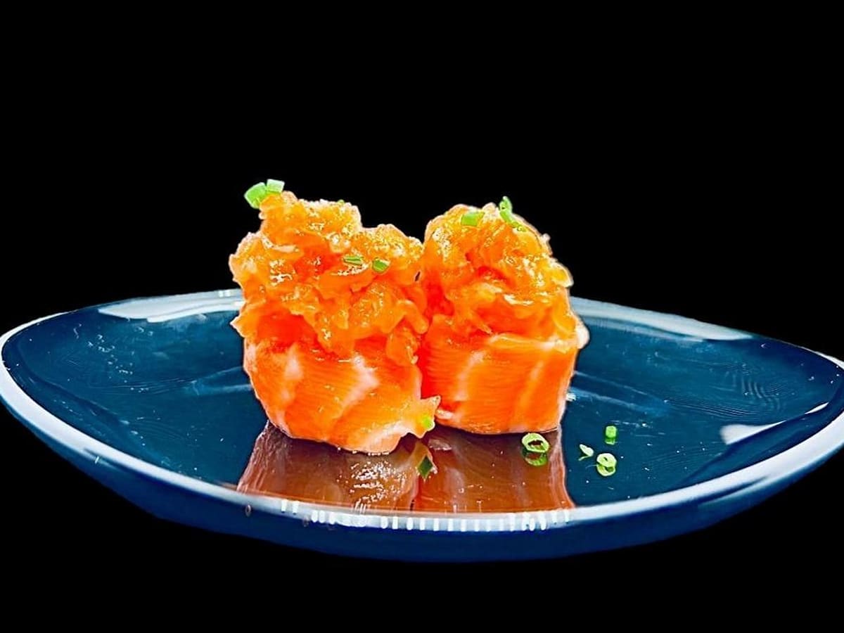 Gunkan salmon